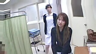 医療スパイカメラがアジアの女の子の親密な部分を盗撮する。