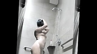 Tajne wygłupy z łazienki uchwycone na kamerze
