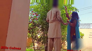Dua pelajar perempuan Pakistan terlibat dalam aksi lesbian panas dalam video berkualiti tinggi.