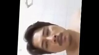 Lelaki Filipina bersaing dalam pertandingan gulat hardcore. Anda pasti tidak mahu terlepas video ini!