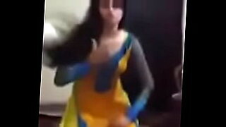 Punjabi girls share oral fun in MMS.