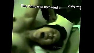 Een Indiaas meisje schittert in een expliciete Maleisische video.