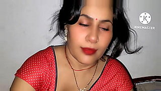 인도 아내가 집에서 만든 비디오에서 웹캠에서 나쁜 짓을 한다
